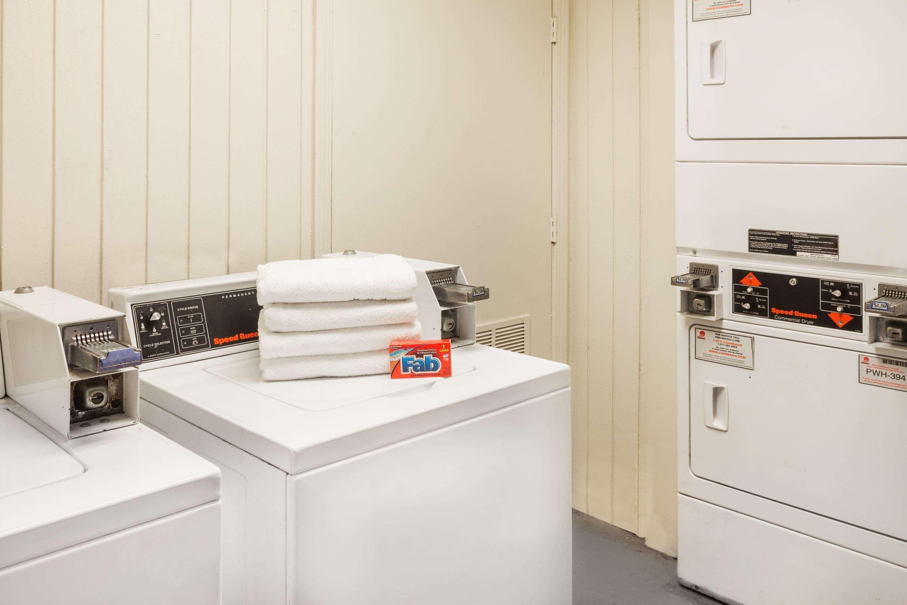 Days Inn By Wyndham Kenner/New Orleans Airport South ภายนอก รูปภาพ