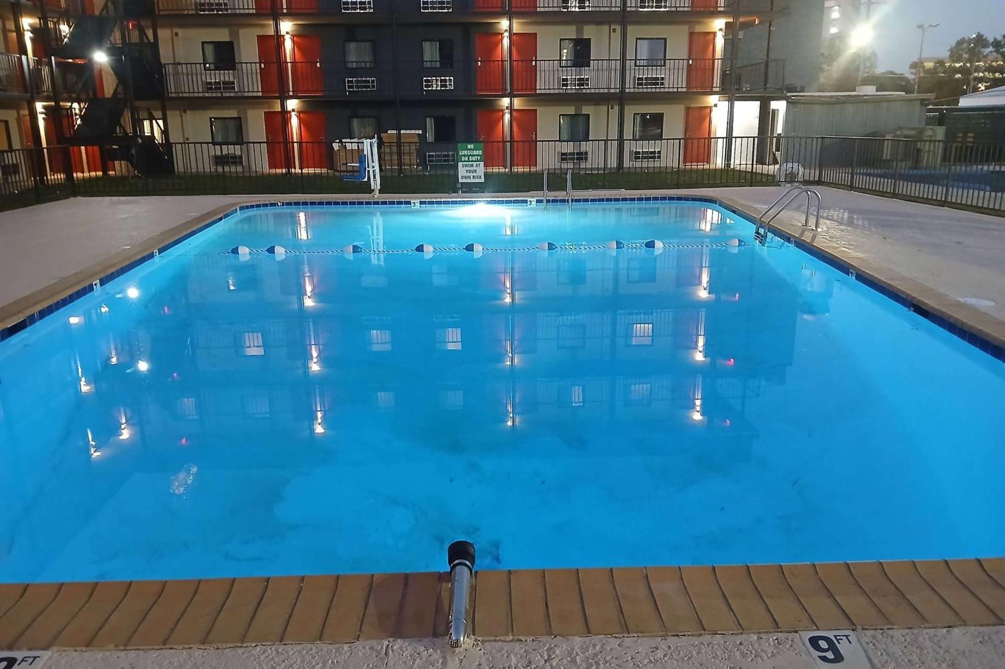 Days Inn By Wyndham Kenner/New Orleans Airport South ภายนอก รูปภาพ